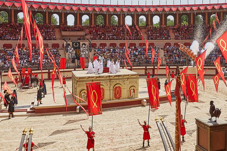 un spectacle au puy du fou